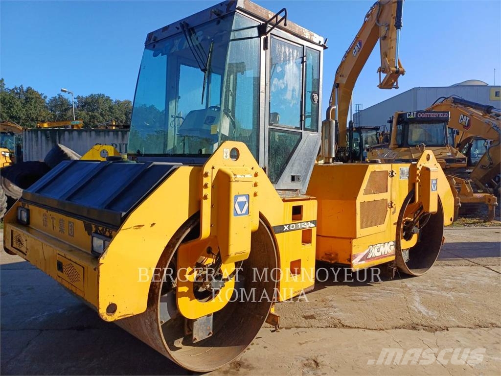 XCMG XD121 Kompaktori zemlje