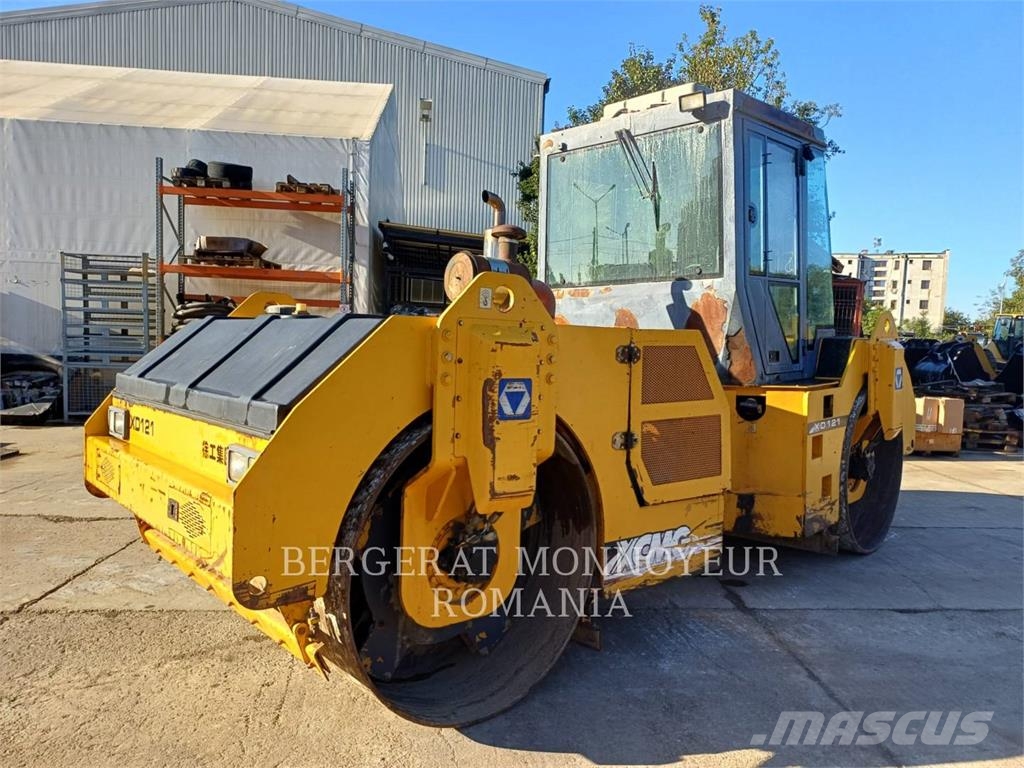 XCMG XD121 Kompaktori zemlje