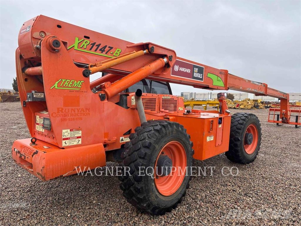 Xtreme MANUFACTURING XR1147-B Teleszkópos rakodók