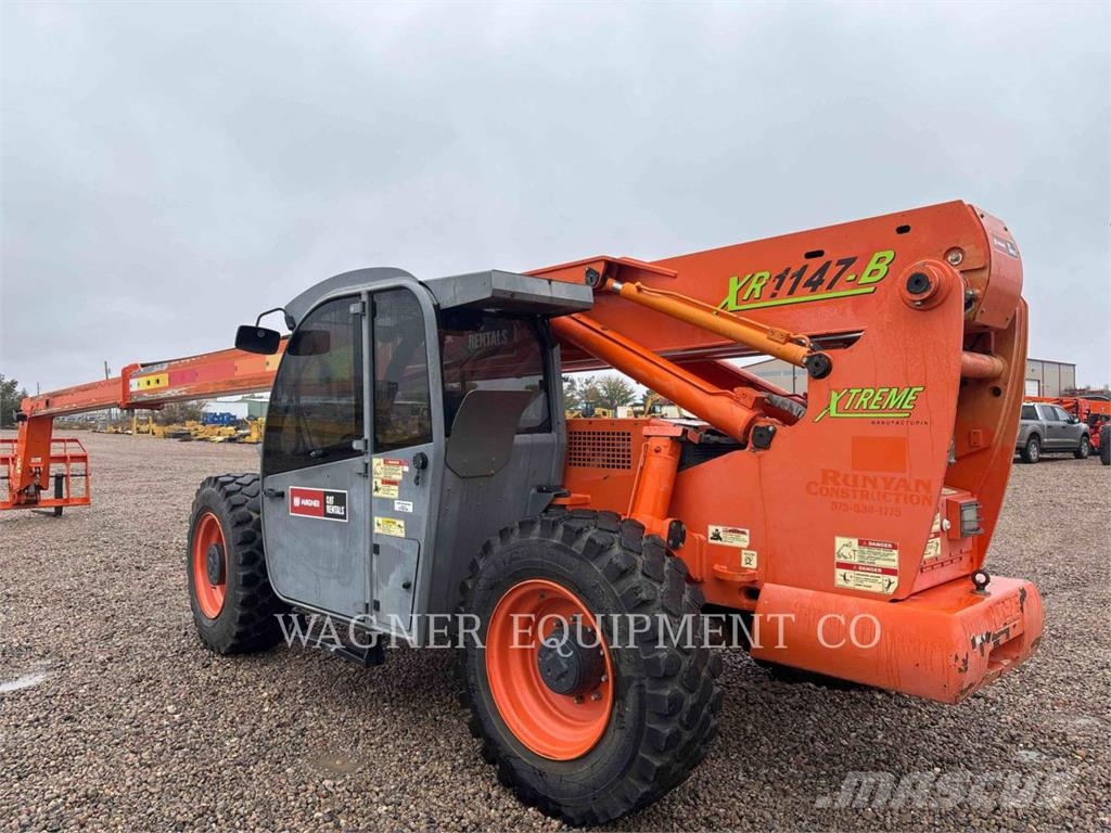 Xtreme MANUFACTURING XR1147-B Teleszkópos rakodók