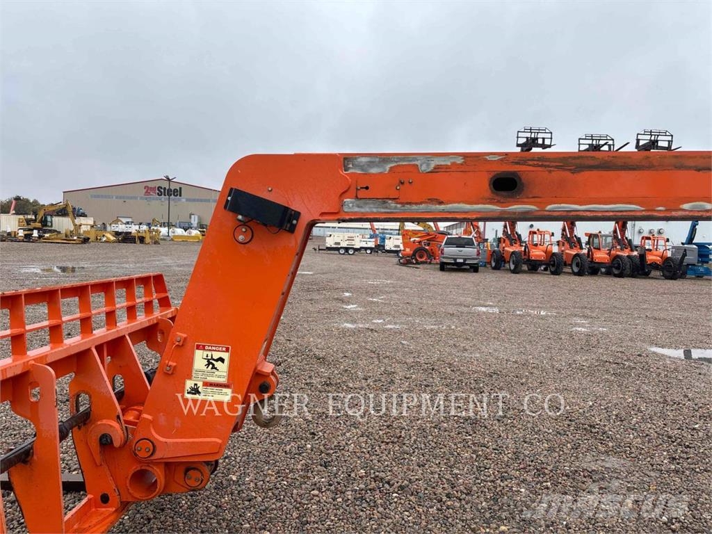 Xtreme MANUFACTURING XR1147-B Teleszkópos rakodók