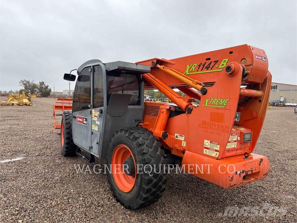 Xtreme MANUFACTURING XR1147-B Teleszkópos rakodók