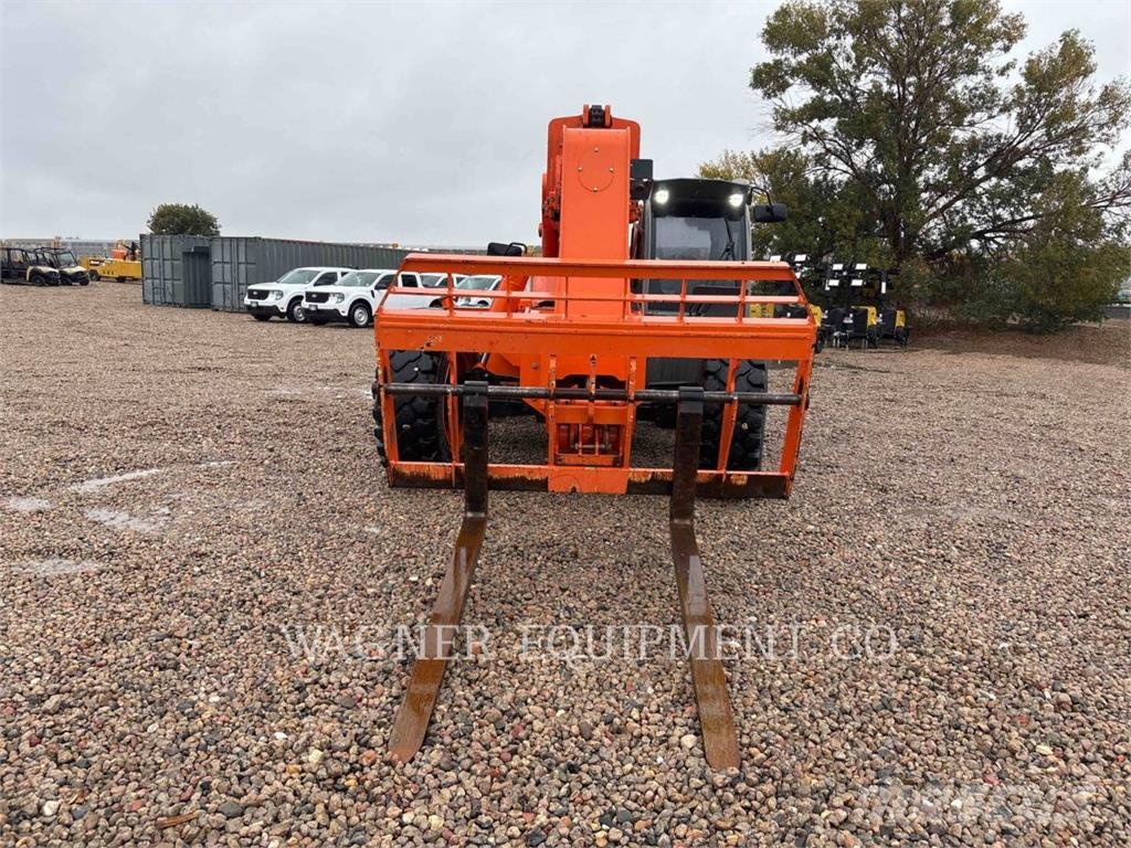 Xtreme MANUFACTURING XR1147-B Teleszkópos rakodók
