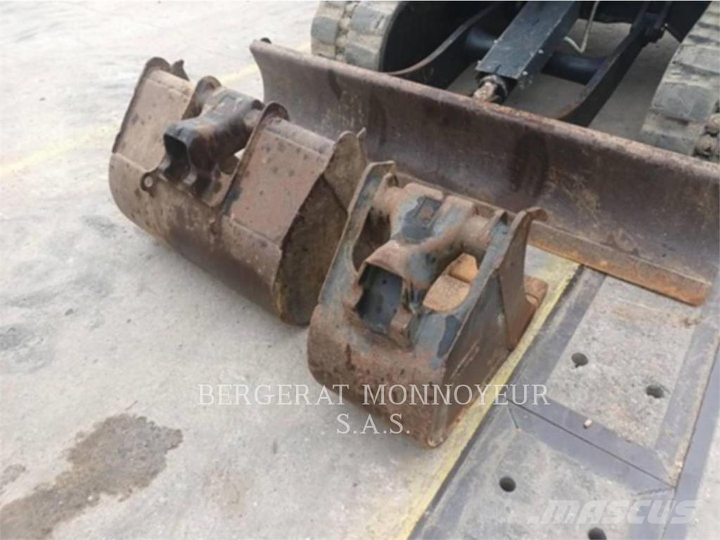 Yanmar SV100 حفارات صغيرة أقل من 7 طن (حفارات صغيرة)
