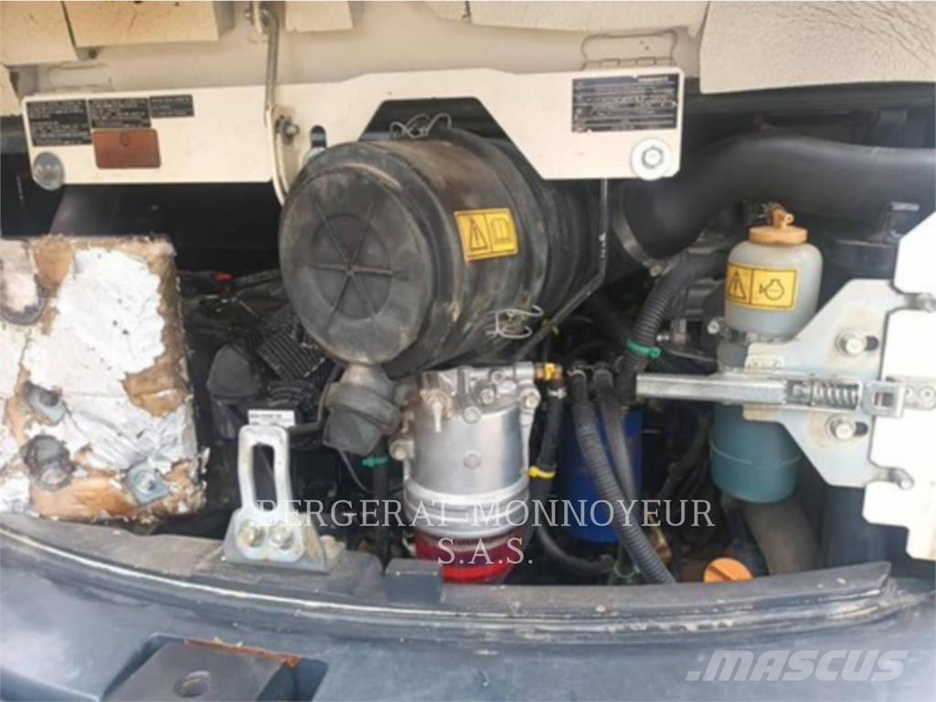 Yanmar SV100 حفارات صغيرة أقل من 7 طن (حفارات صغيرة)