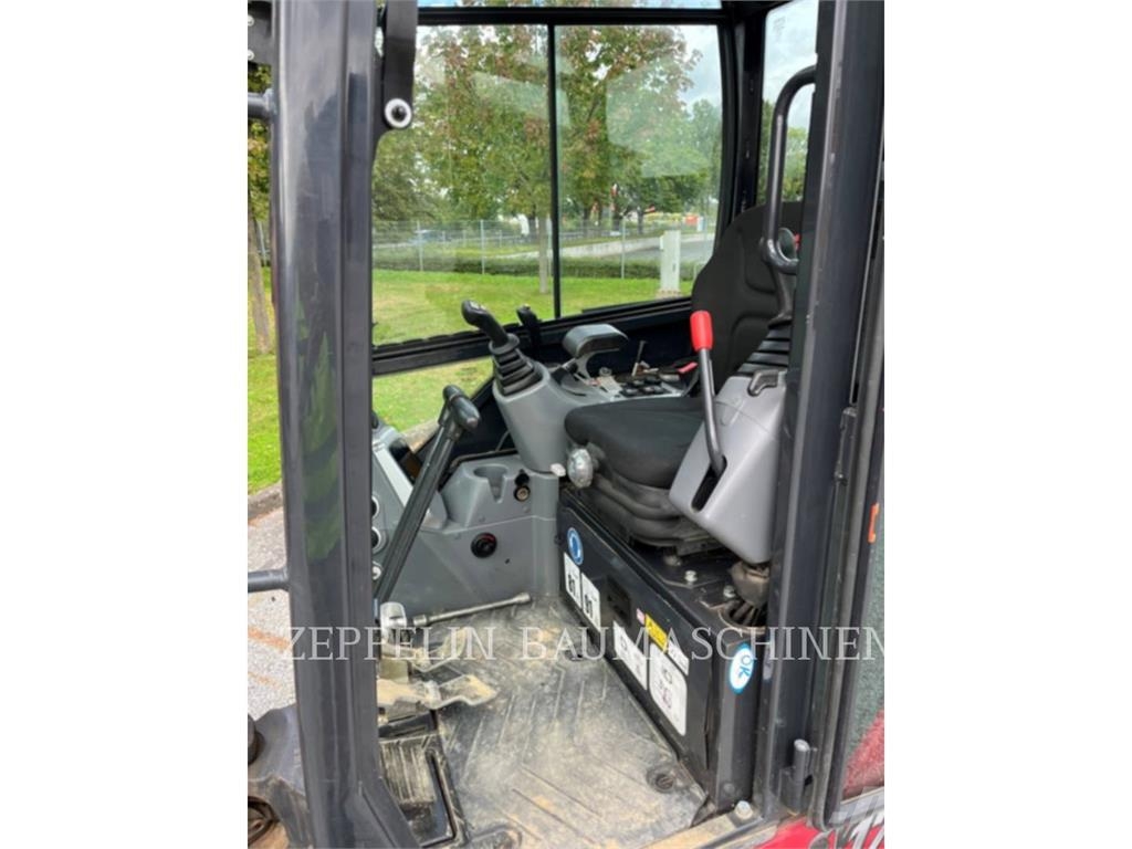 Yanmar SV17 Гусеничні екскаватори