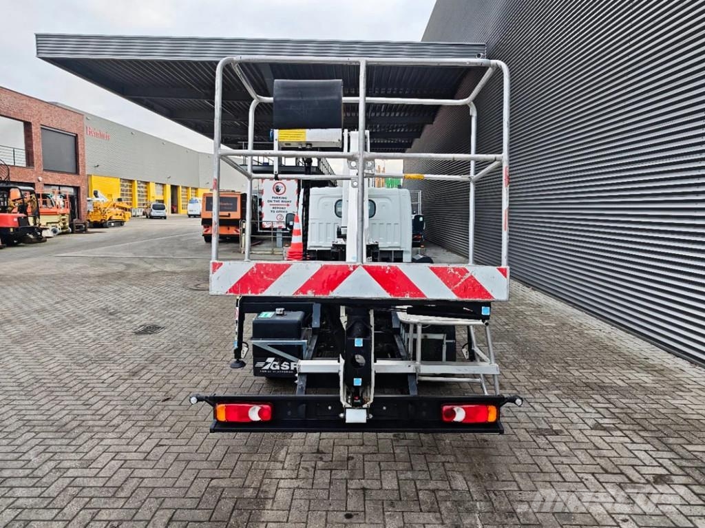 Nissan Cabstar 35.13 NT400 GSR B200T Plataformas sobre camión