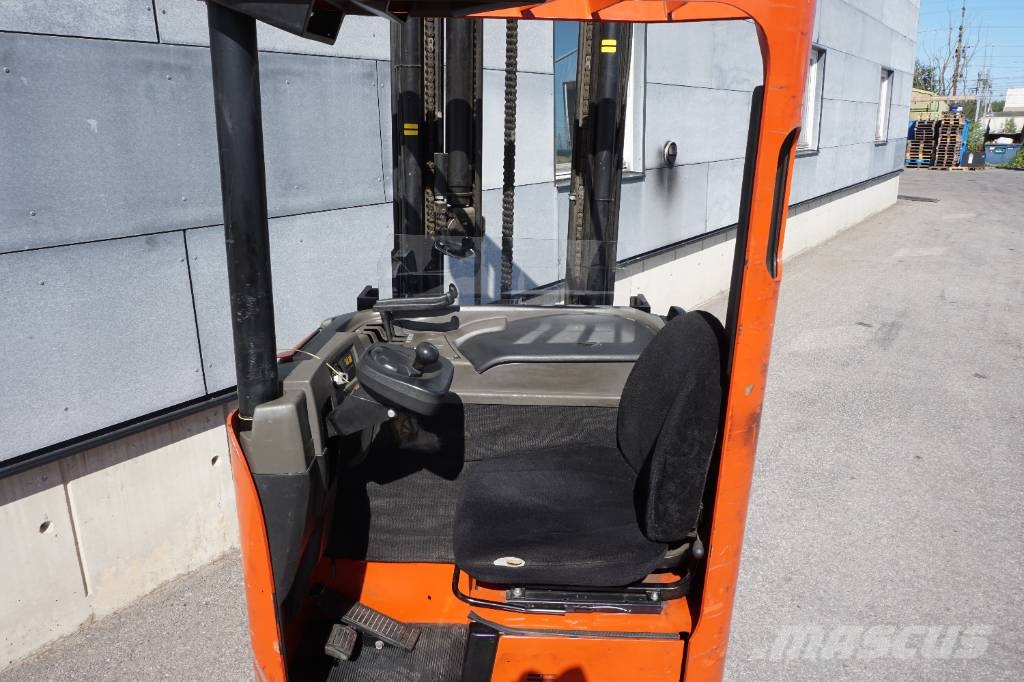 Toyota SRE135L شاحنات مناولة ذاتية الدفع