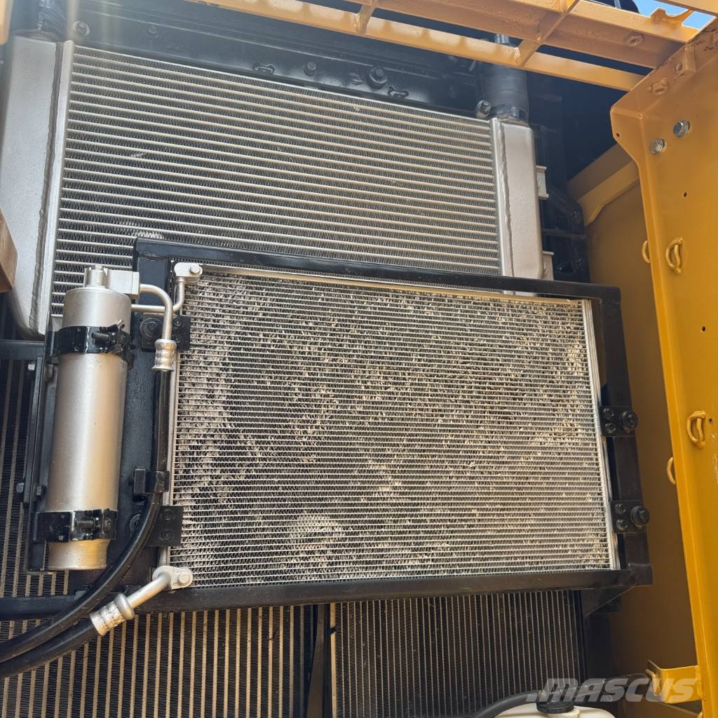 CAT 320D2L Bagri goseničarji