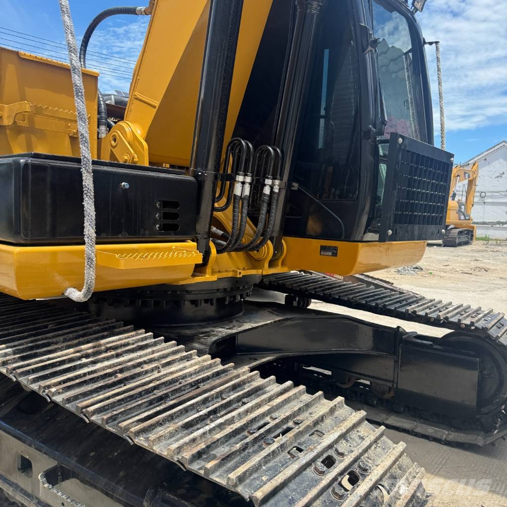 CAT 320D2L Bagri goseničarji