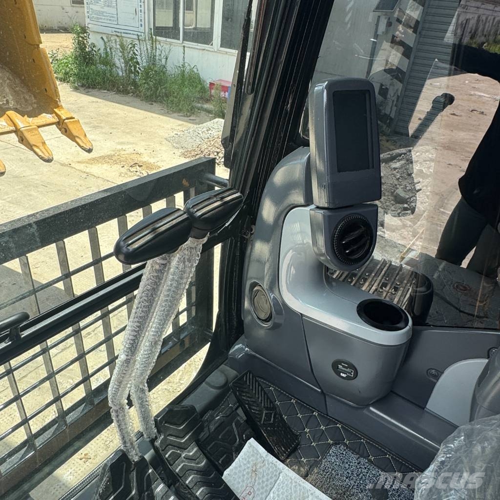 CAT 320D2L Bagri goseničarji