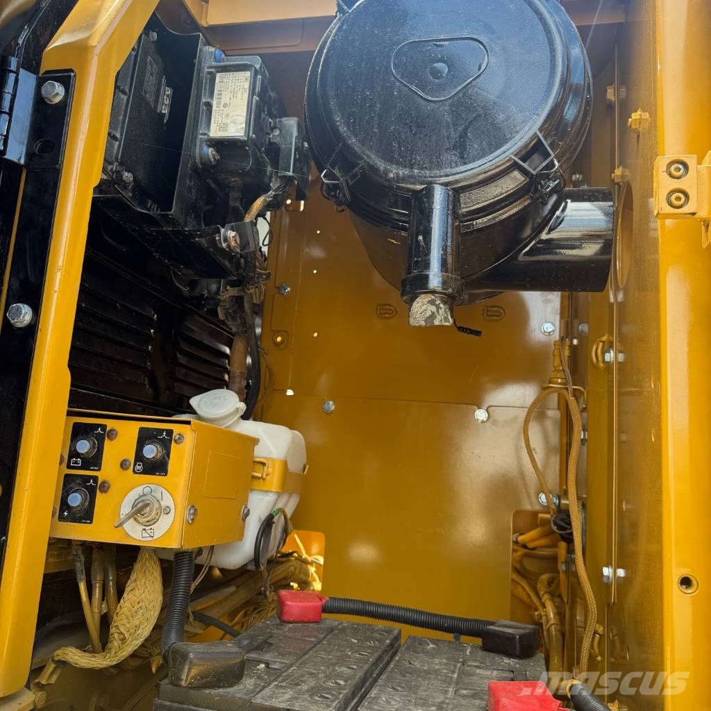 CAT 320D2L Bagri goseničarji