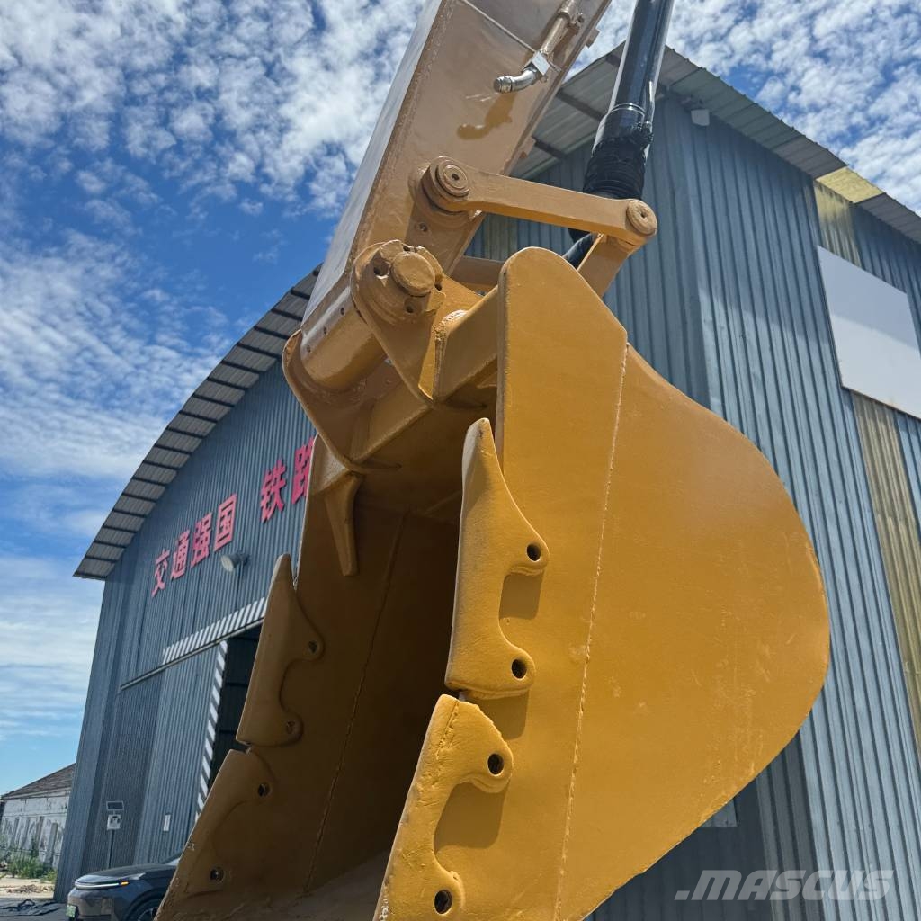 CAT 320D2L Bagri goseničarji