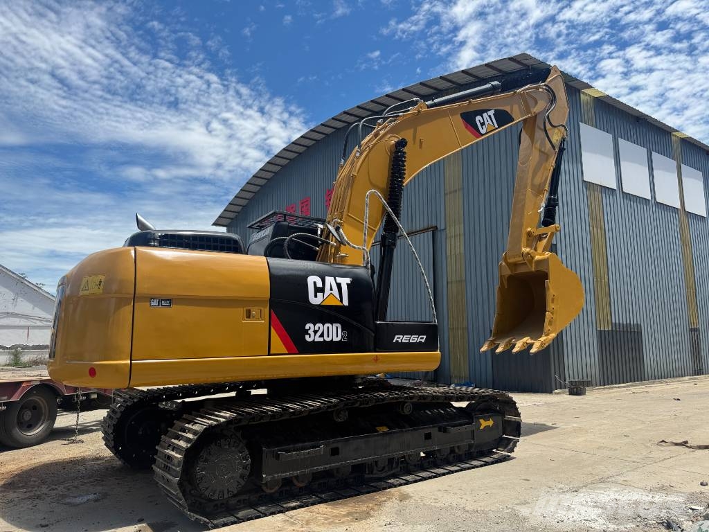 CAT 320D2L Bagri goseničarji