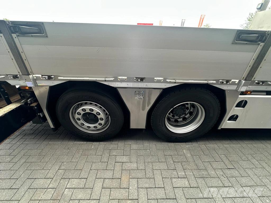 DAF XF 530 8X2+HIAB 1055E-8+JIB 150X-6 KRAAN/KRAN/CRAN Kranen voor alle terreinen