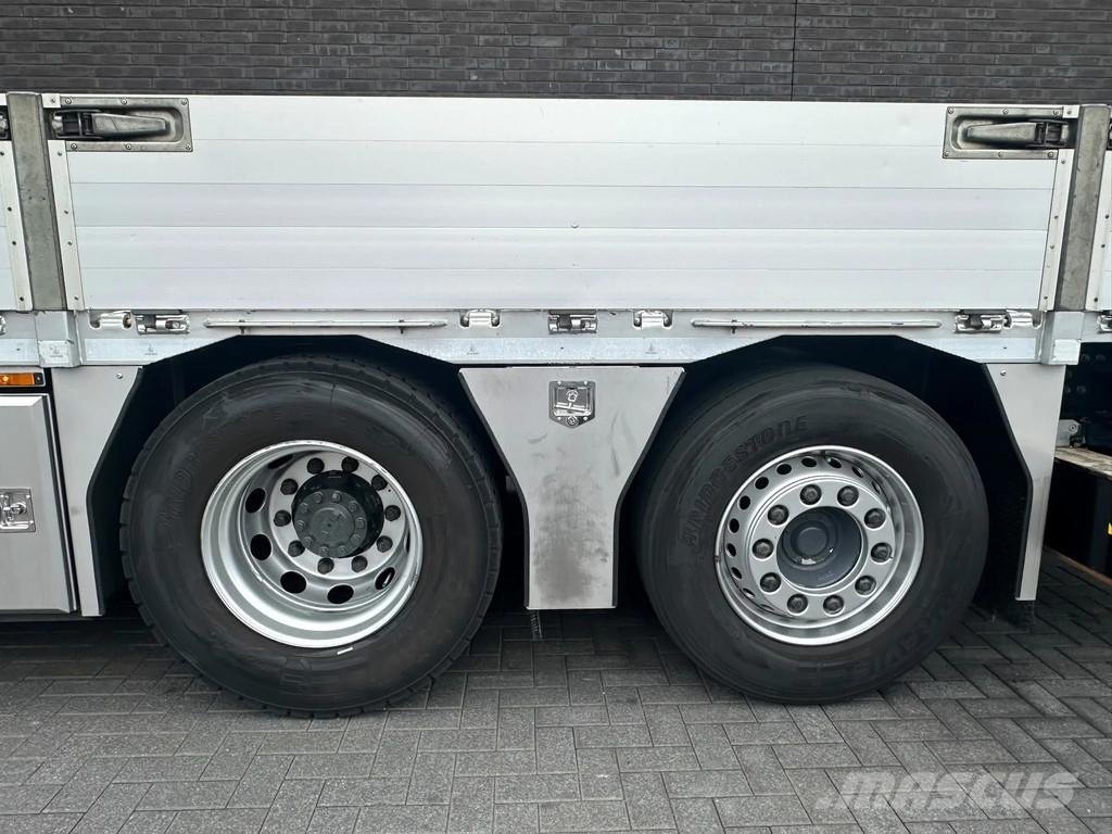 DAF XF 530 8X2+HIAB 1055E-8+JIB 150X-6 KRAAN/KRAN/CRAN Kranen voor alle terreinen