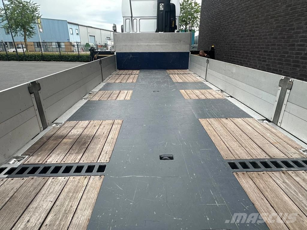 DAF XF 530 8X2+HIAB 1055E-8+JIB 150X-6 KRAAN/KRAN/CRAN Kranen voor alle terreinen