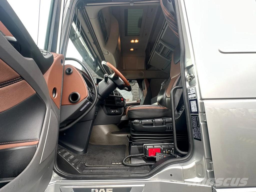 DAF XF 530 8X2+HIAB 1055E-8+JIB 150X-6 KRAAN/KRAN/CRAN Kranen voor alle terreinen