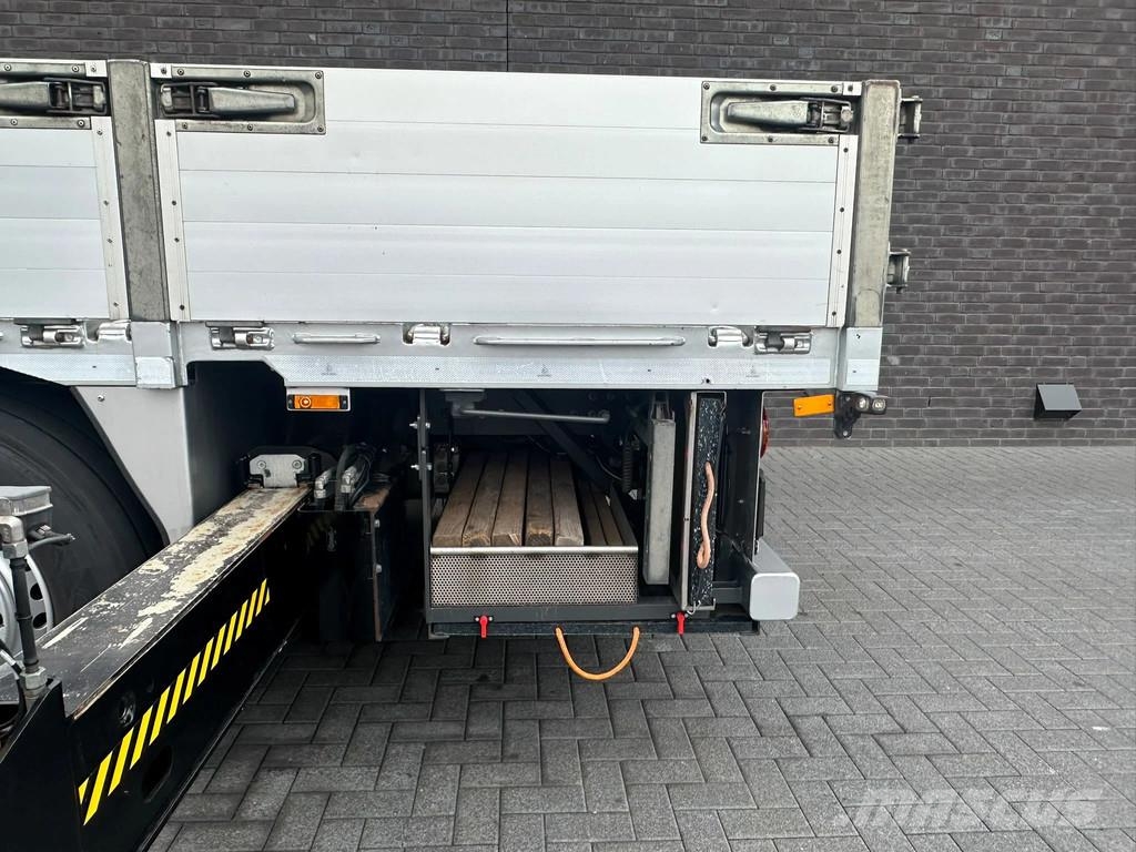 DAF XF 530 8X2+HIAB 1055E-8+JIB 150X-6 KRAAN/KRAN/CRAN Kranen voor alle terreinen