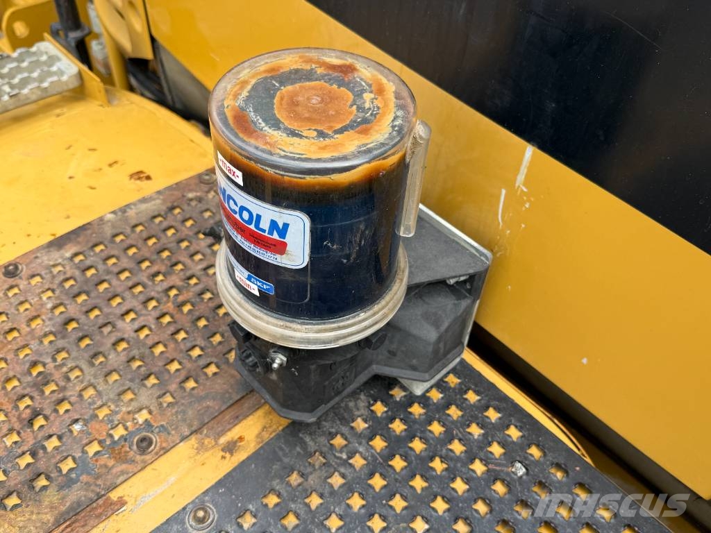 CAT 735 - Automatic Greasing / Camera Dumper - Knickgelenk