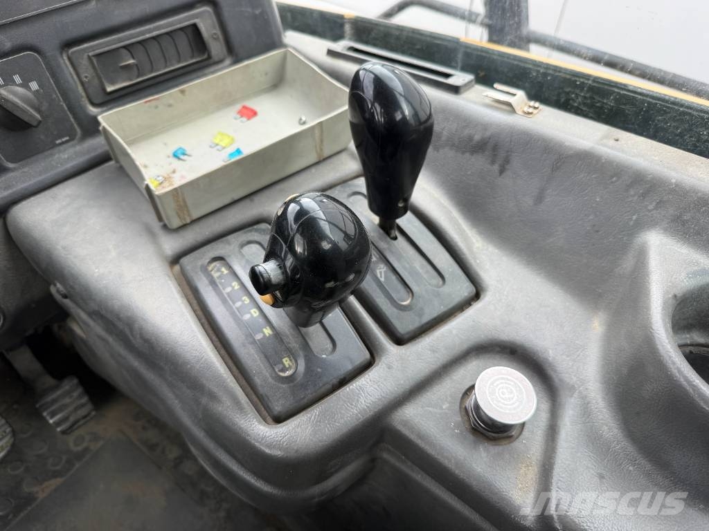 CAT 735 - Automatic Greasing / Camera Dumper - Knickgelenk