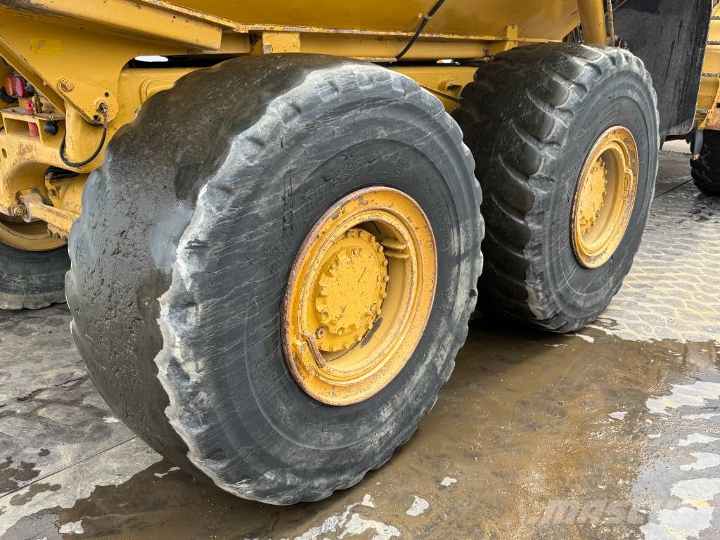 CAT 735 - Automatic Greasing / Camera Dumper - Knickgelenk