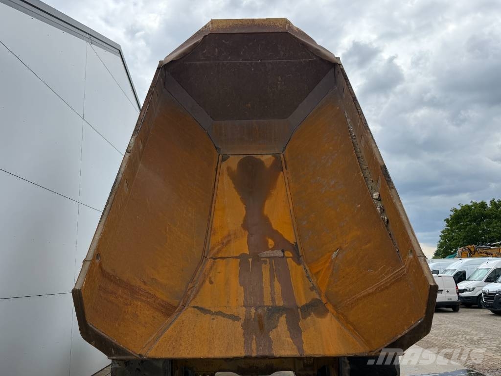 CAT 735 - Automatic Greasing / Camera Dumper - Knickgelenk