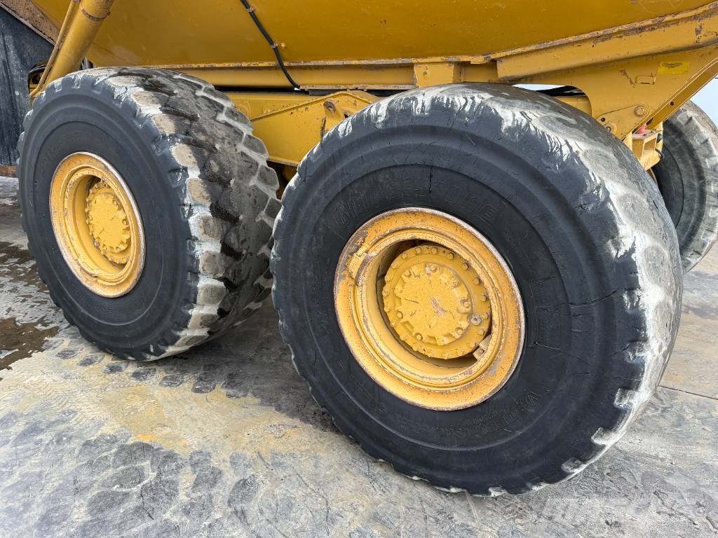 CAT 735 - Automatic Greasing / Camera Dumper - Knickgelenk