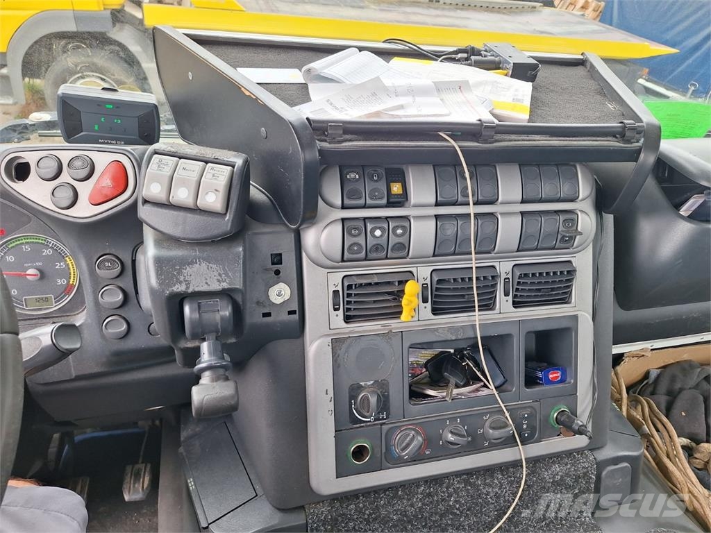 Iveco STRALIS 360 ODTAHOVÝ SPECIÁL Chassier