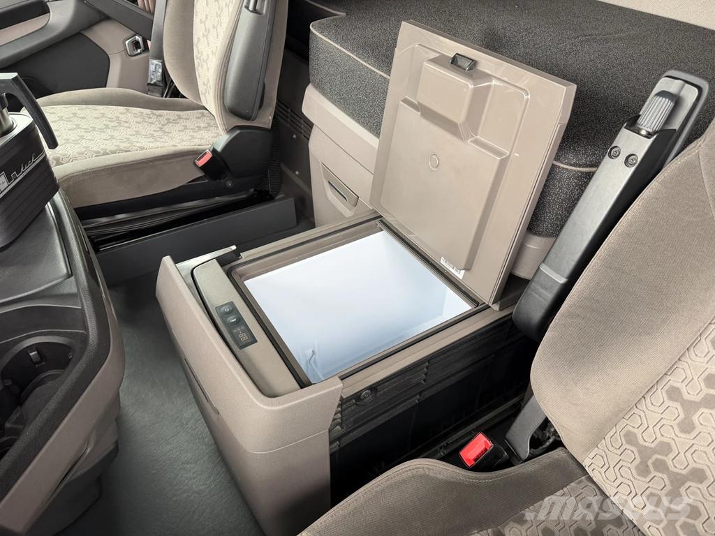 Scania S460 SUPER *Vecto 3* Retarder 2 Tank Full Spoiler Tegljači