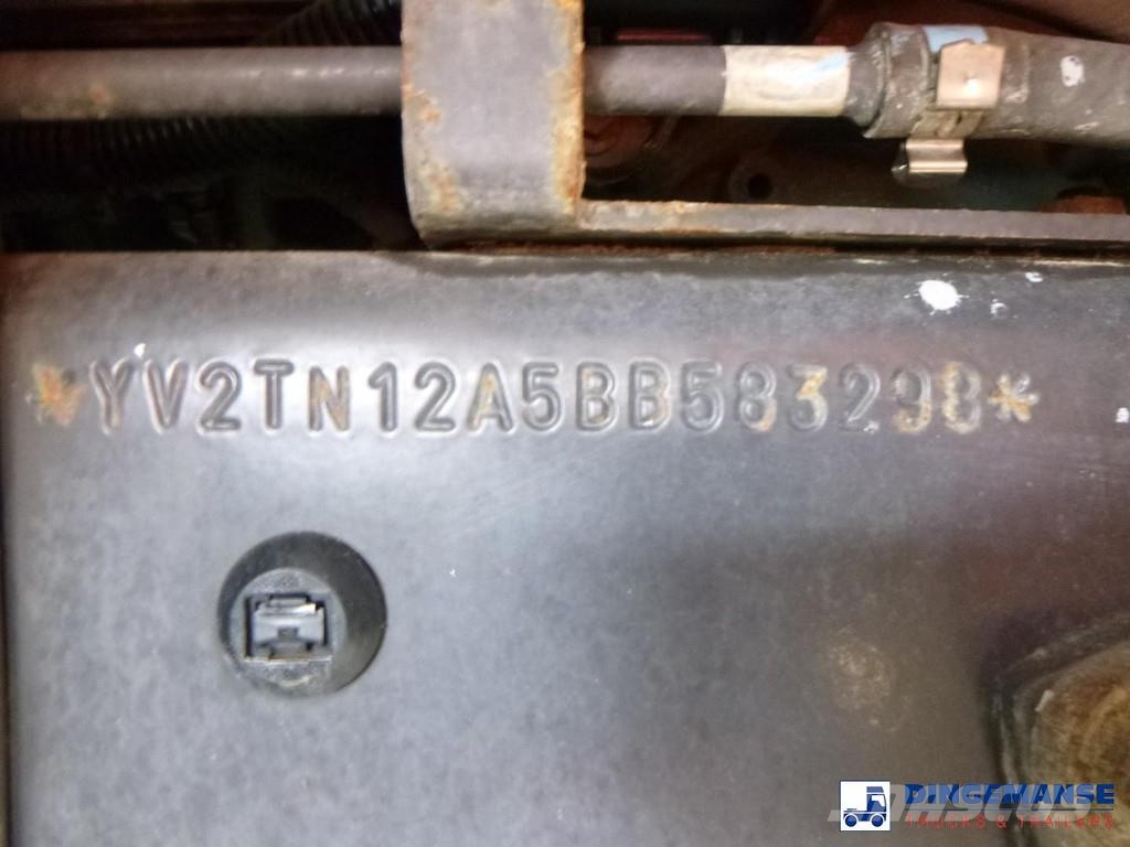Volvo FL 240 4x2 curtain sider Camiones de caja de lona