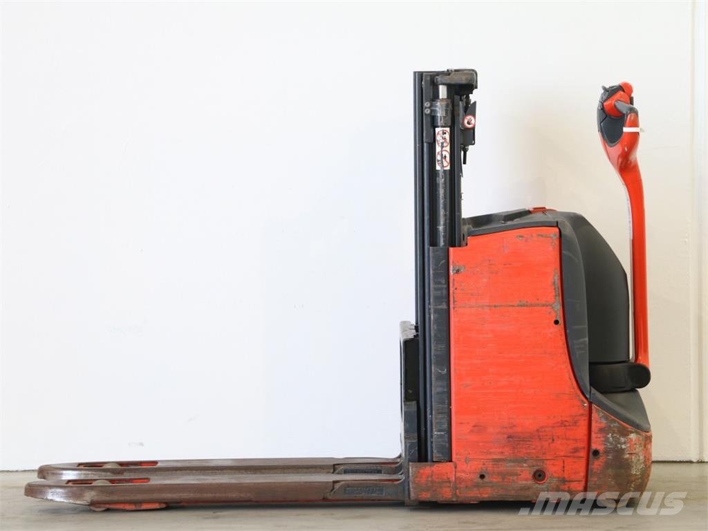 Linde D08/1160-01 Apiladores eléctricos