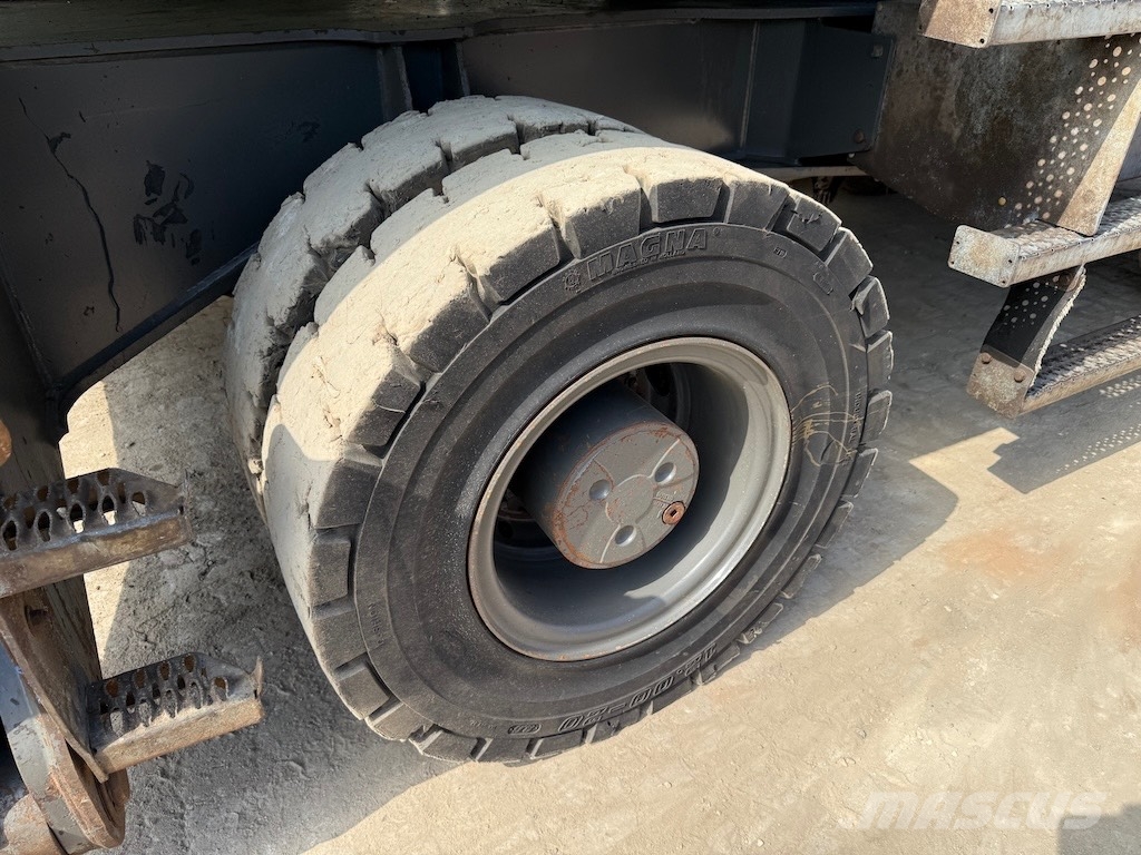 Sennebogen 830 E - 830 ME - 830 M Waste / industry handlers