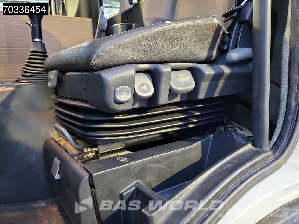 Iveco Trakker 330 6X4 13m3 tipper Steel suspension Big-A Pašizgāzējs