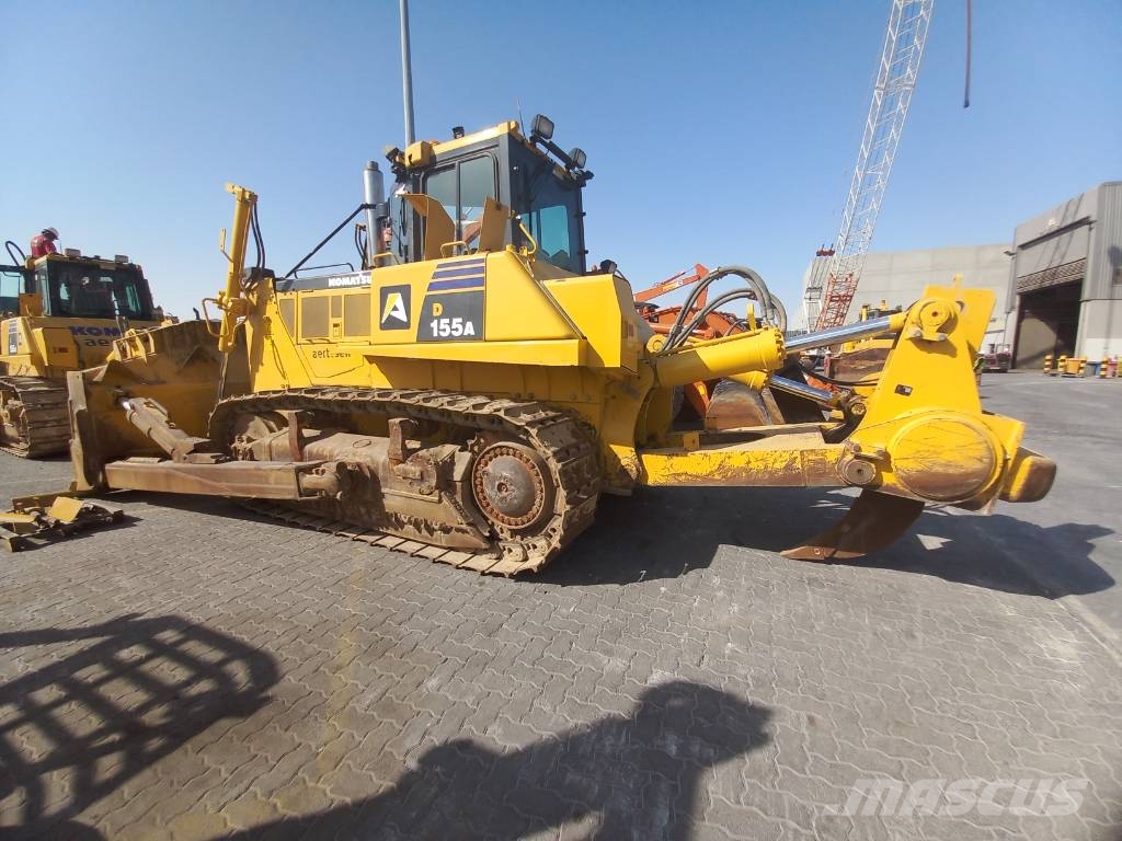 Komatsu D155A-6R (4pcs available for sale in Abu Dhabi) Dozere Beltegående