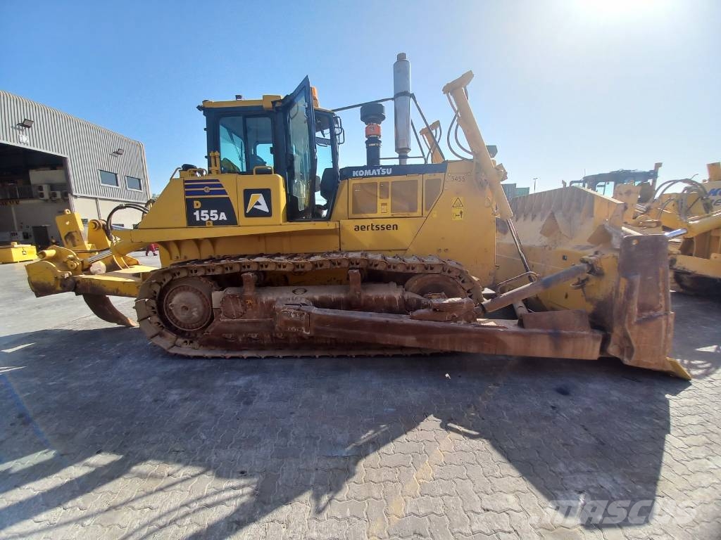 Komatsu D155A-6R (4pcs available for sale in Abu Dhabi) Dozere Beltegående