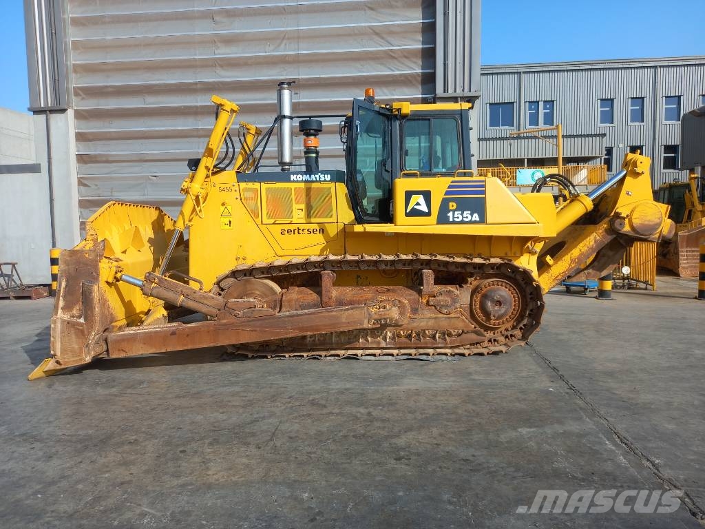 Komatsu D155A-6R (4pcs available for sale in Abu Dhabi) Dozere Beltegående