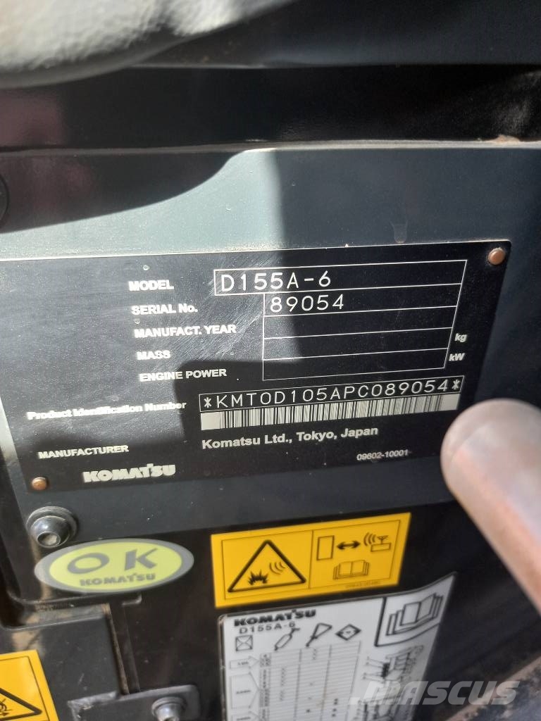 Komatsu D155A-6R (4pcs available for sale in Abu Dhabi) Dozere Beltegående