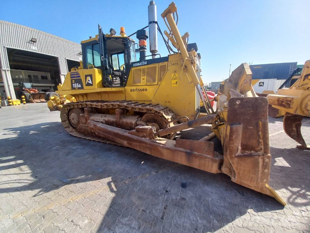 Komatsu D155A-6R (4pcs available for sale in Abu Dhabi) Dozere Beltegående