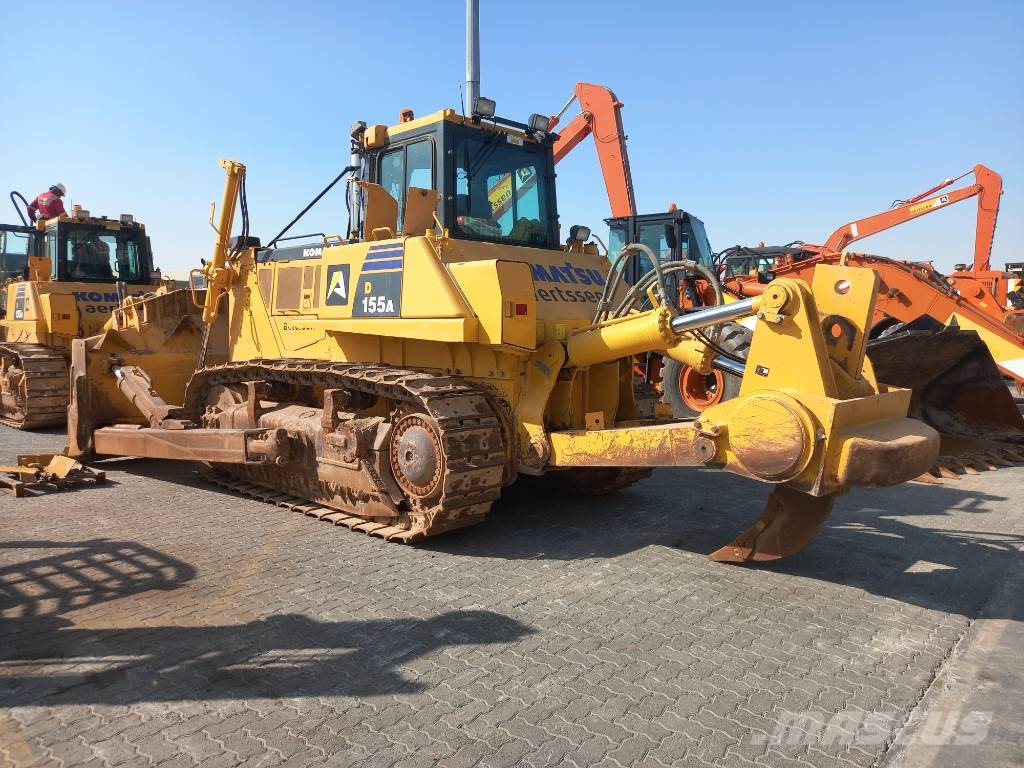Komatsu D155A-6R (4pcs available for sale in Abu Dhabi) Dozere Beltegående