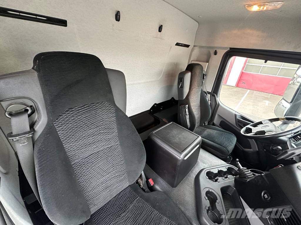 Mercedes-Benz ANTOS 1827 Seria 0877 Furgons