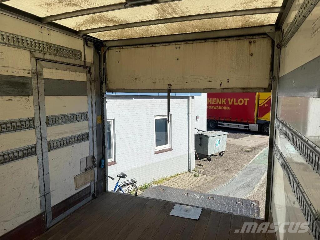 Volvo FE 250 4X2 GESLOTEN BAK + KLEP Camiones con caja de remolque