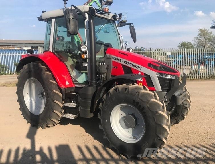 Massey Ferguson 5S.145 Traktorit
