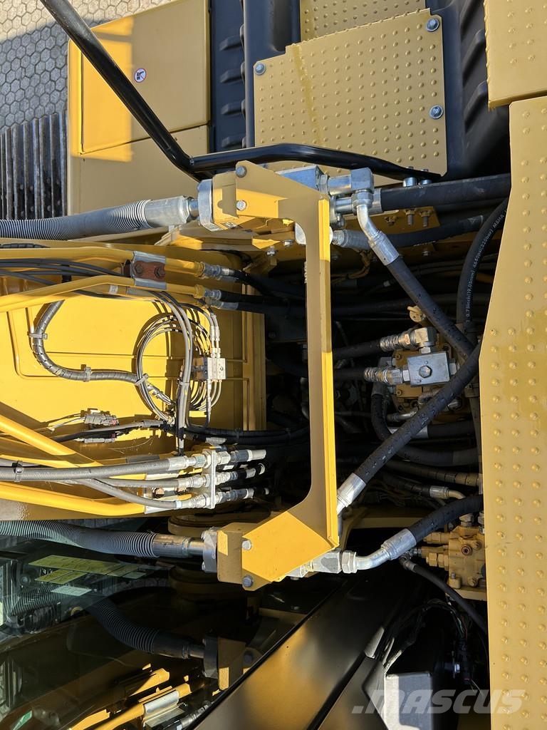CAT 323-07 Bagri goseničarji