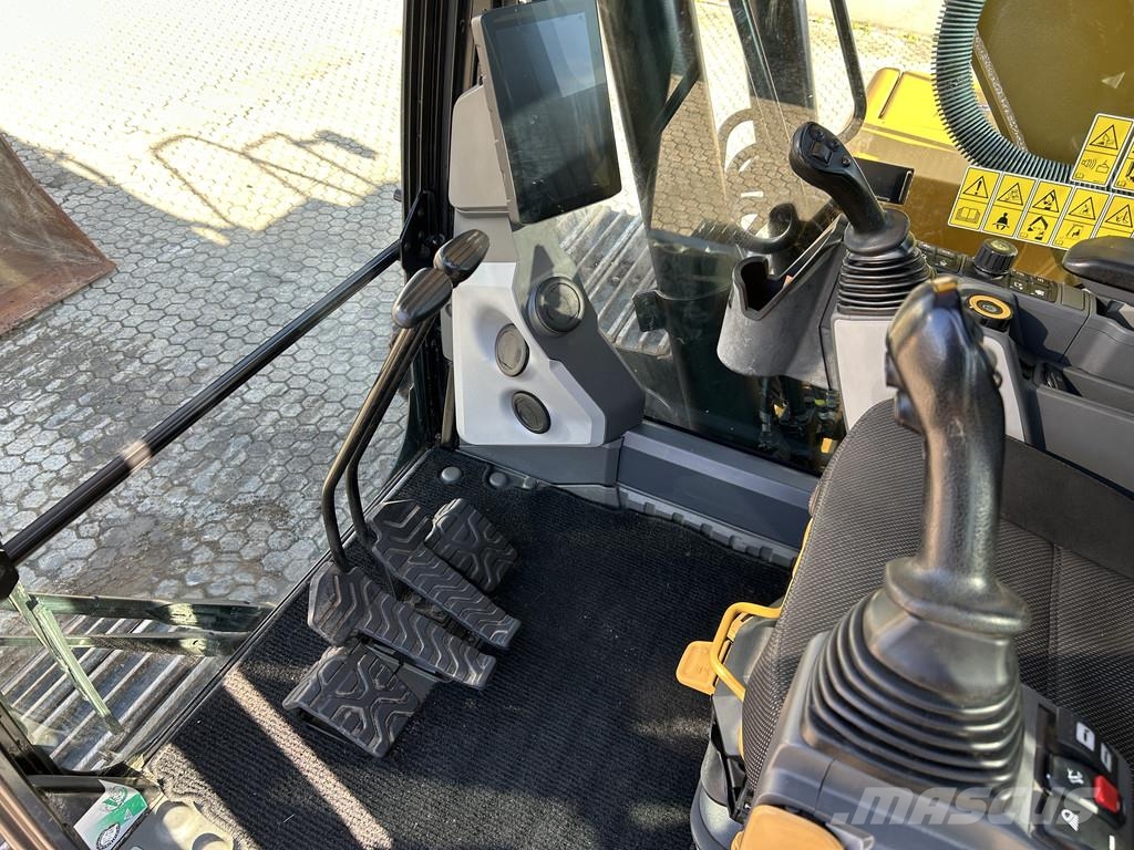 CAT 323-07 Bagri goseničarji