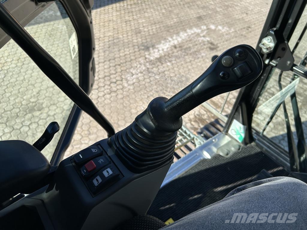 CAT 323-07 Bagri goseničarji