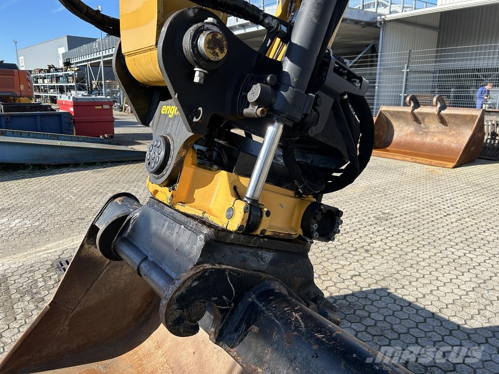 CAT 323-07 Bagri goseničarji