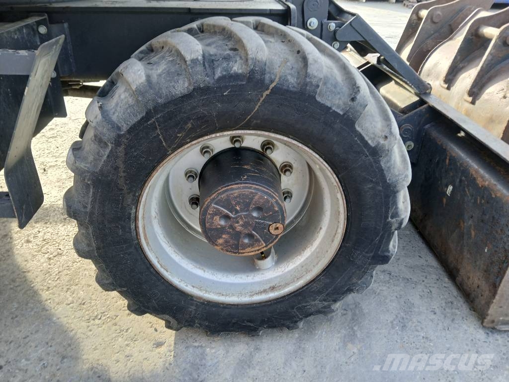 Doosan DX 140 W-5 Pelle sur pneus