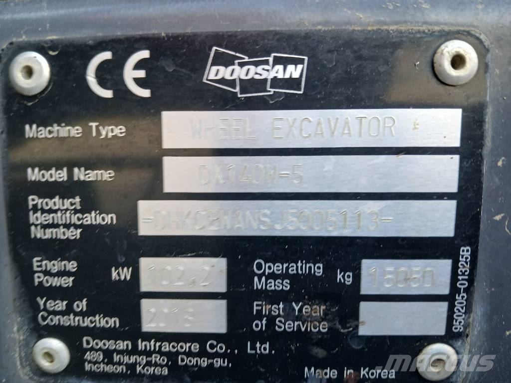 Doosan DX 140 W-5 Pelle sur pneus