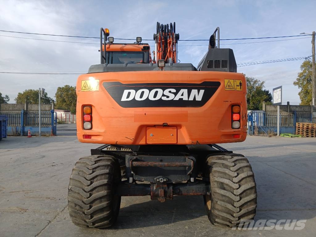 Doosan DX 140 W-5 Pelle sur pneus